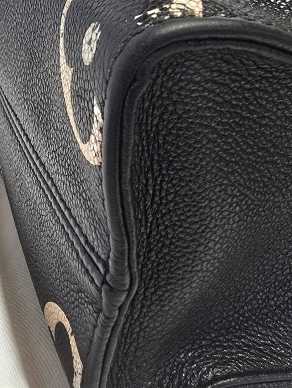 Authentic Louis Vuitton OnTheGo PM - Picture 5 of 16